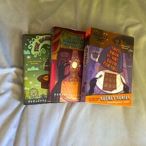 BOOK BUNDLE!! 3/5 books in this series